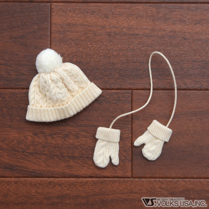 Mittens & White Knit Hat Set / Chibi